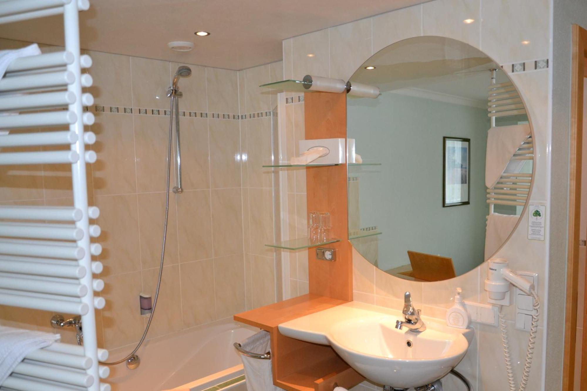 Hotel Alpina Nature-Wellness เวนส์ ภายนอก รูปภาพ